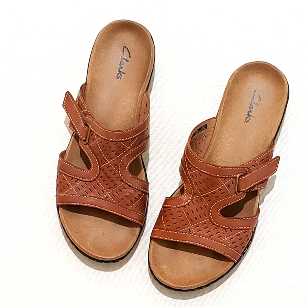 Clarks sandal size 8